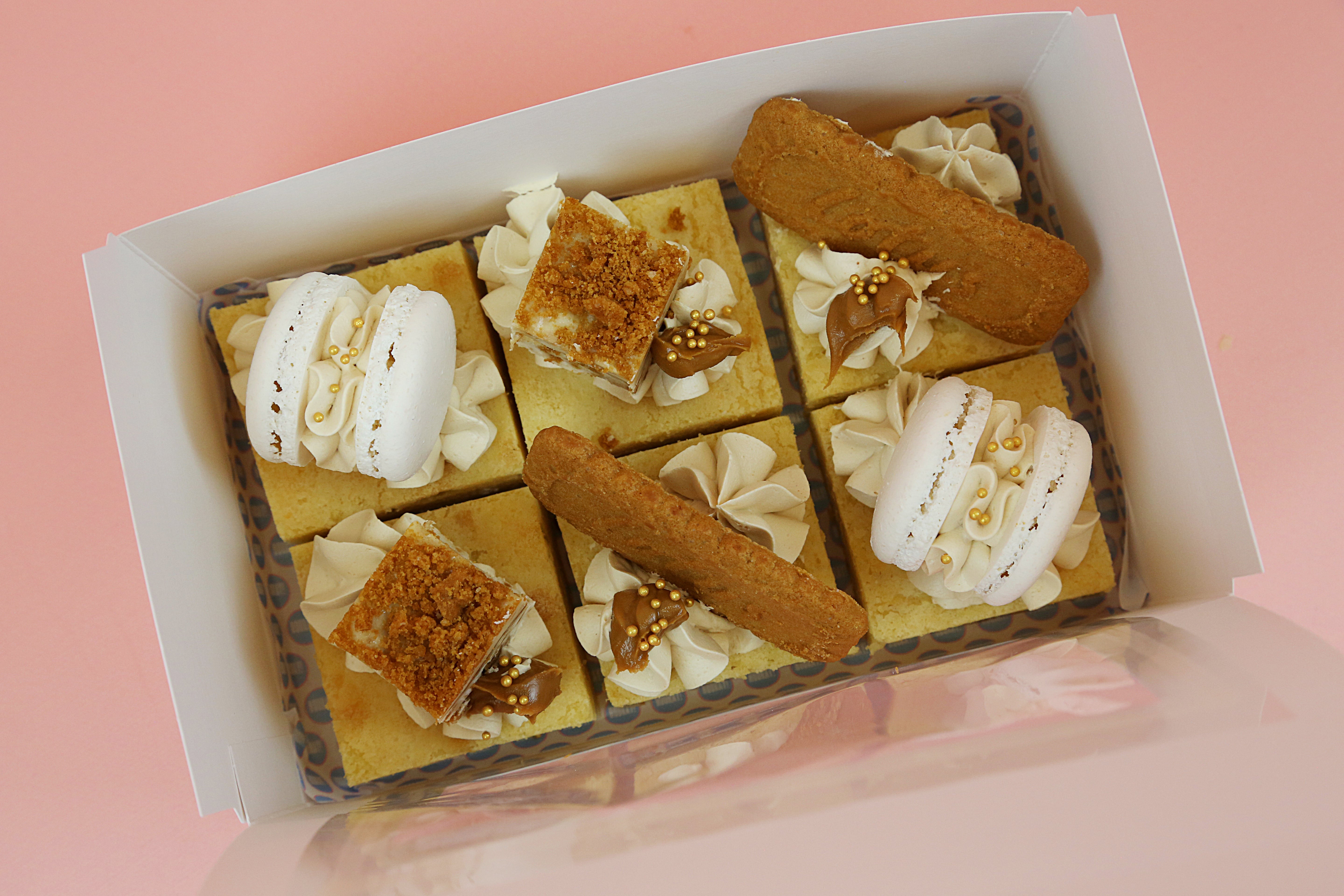 Biscoff Blondies // 6 or 12 Blondies