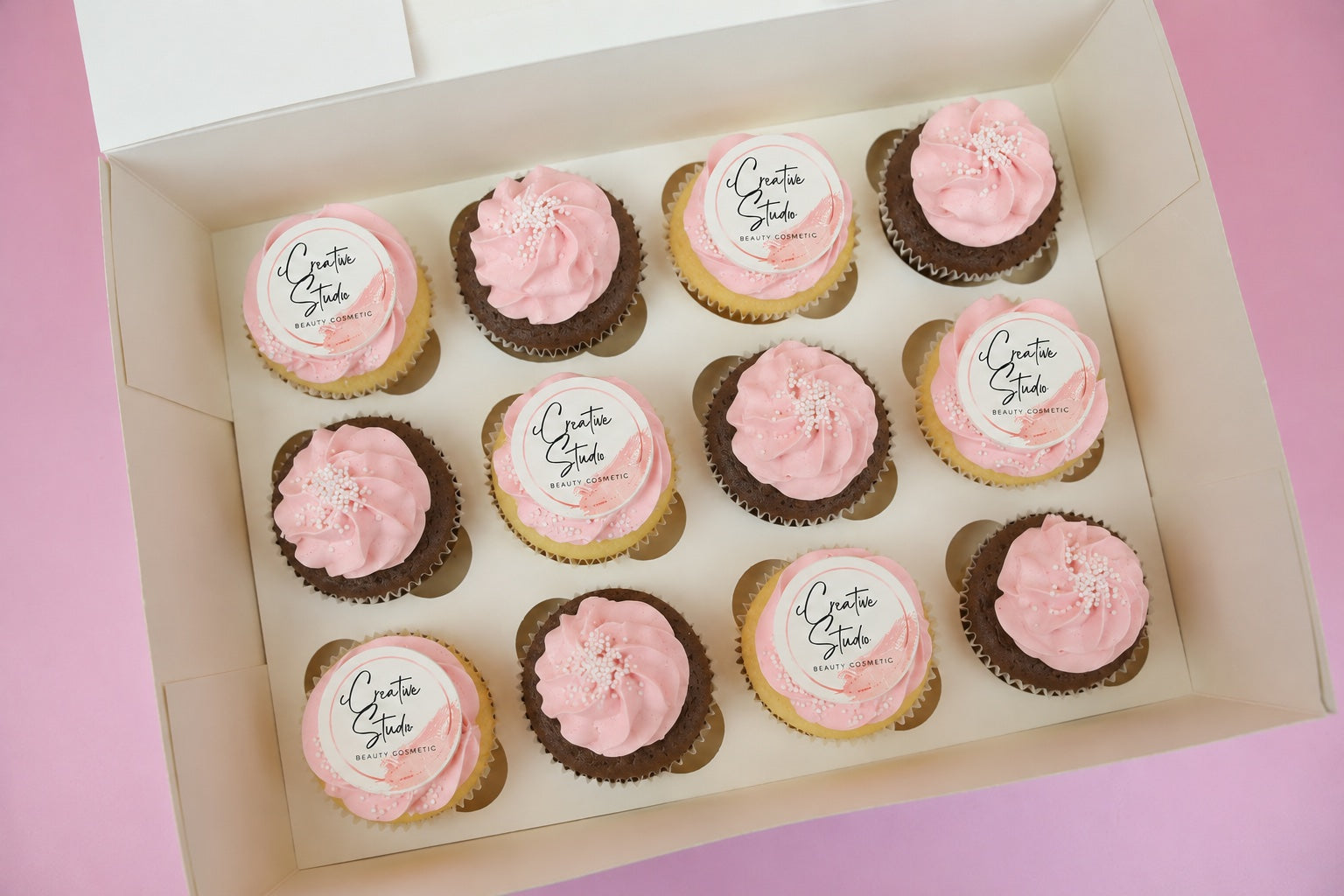 Cupcakes: Upload your own CUSTOM images- Choose your size, flavour & colour