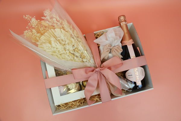 Hamper's By Hooray- With dried flowers
