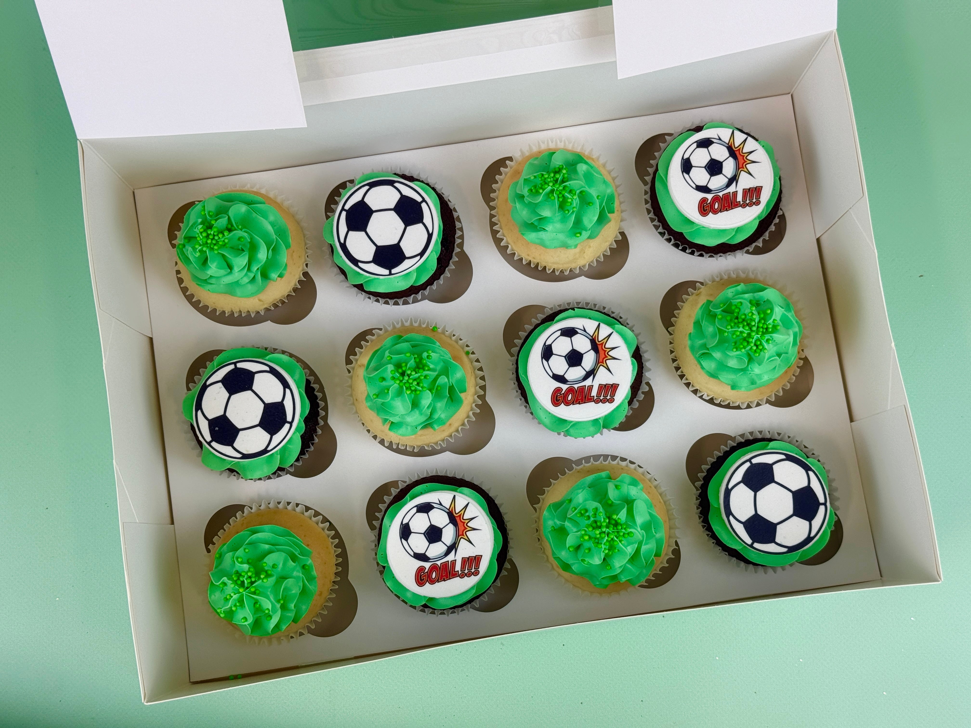 Cupcakes: Upload your own CUSTOM images- Choose your size, flavour & colour