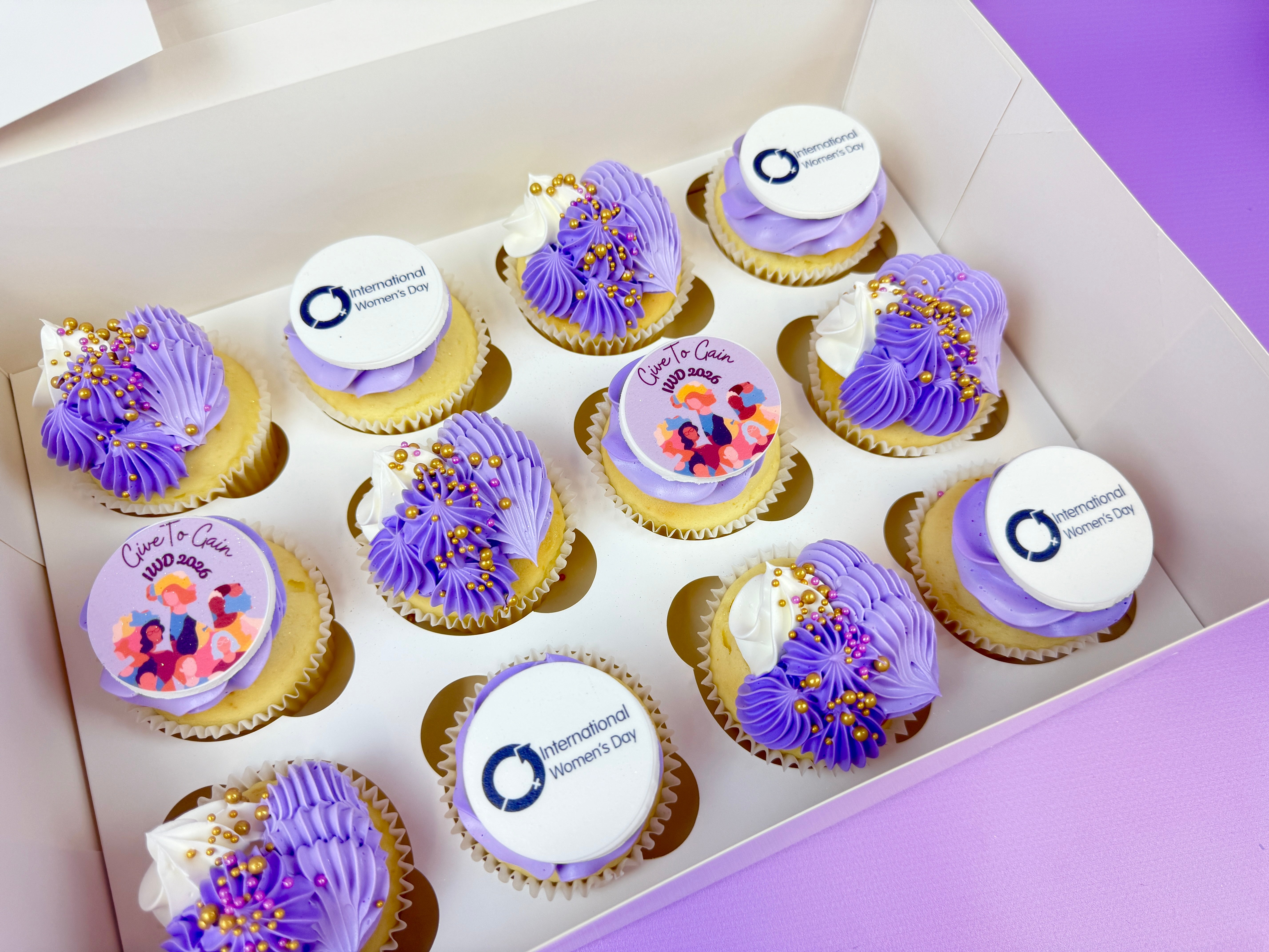 International Women's Day // 6, 12 or 24 Cupcakes