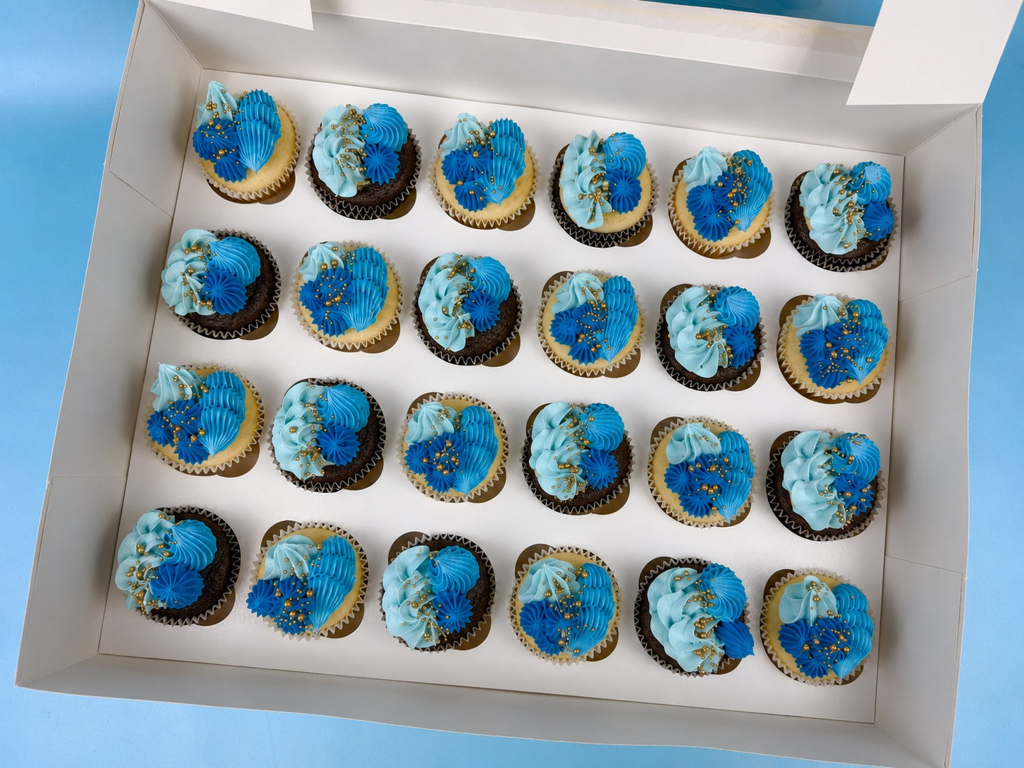 Cupcakes: Choose your size, flavour & colour