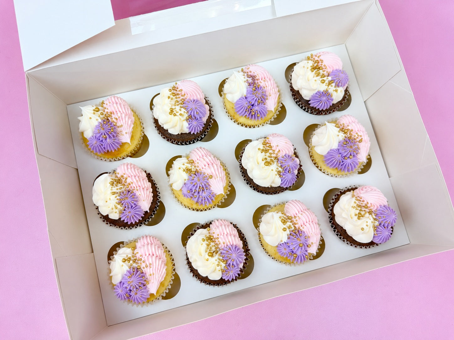 Cupcakes: Choose your size, flavour & colour