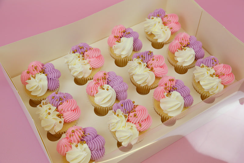 12 x Cupcakes - Deluxe (Choose your colour)
