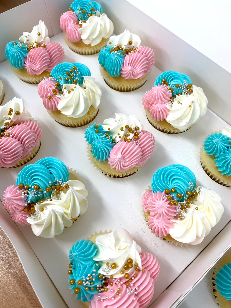 12 x Cupcakes - Deluxe- Choose your colour
